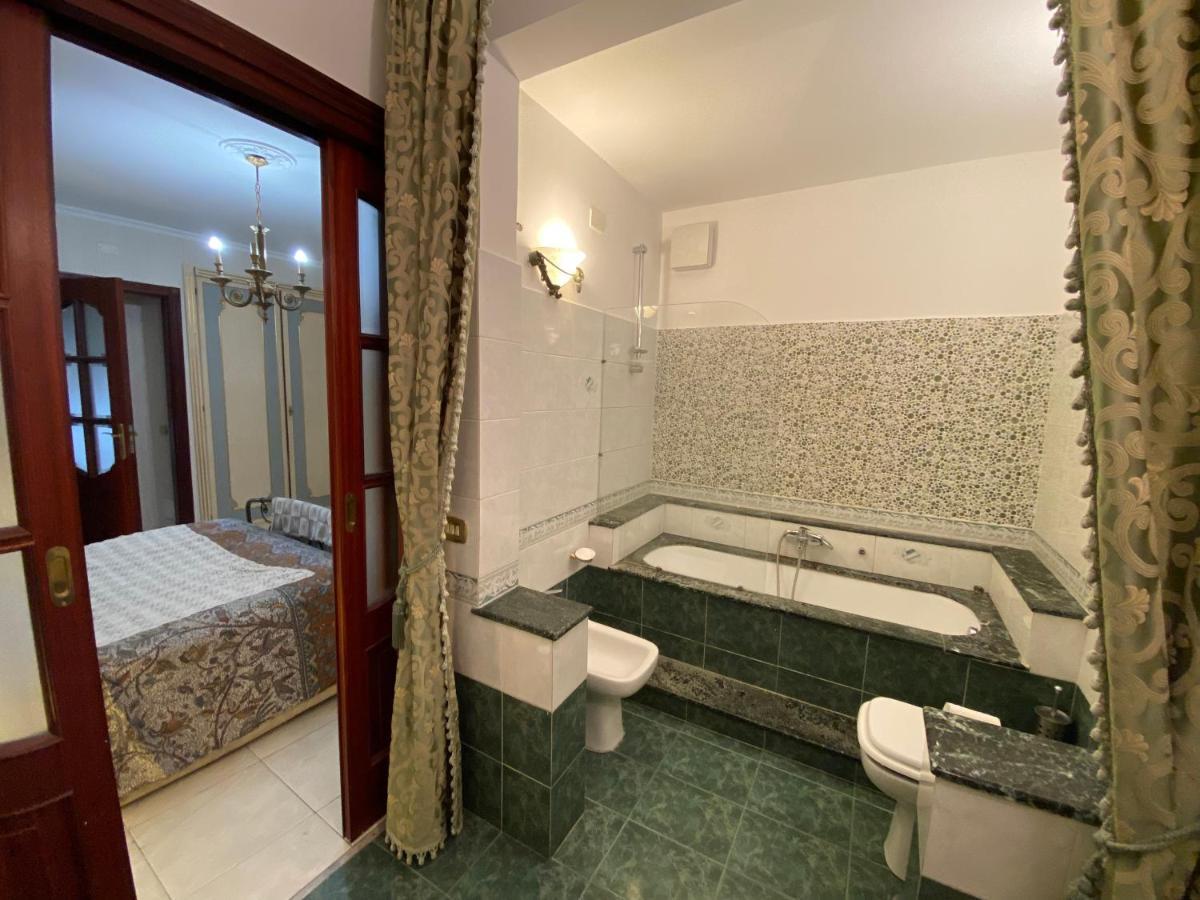 Casa Kamalei, Tra Plebiscito E Lungomare Lejlighed Napoli Eksteriør billede